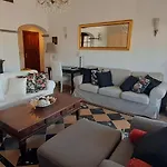 Vila Adais